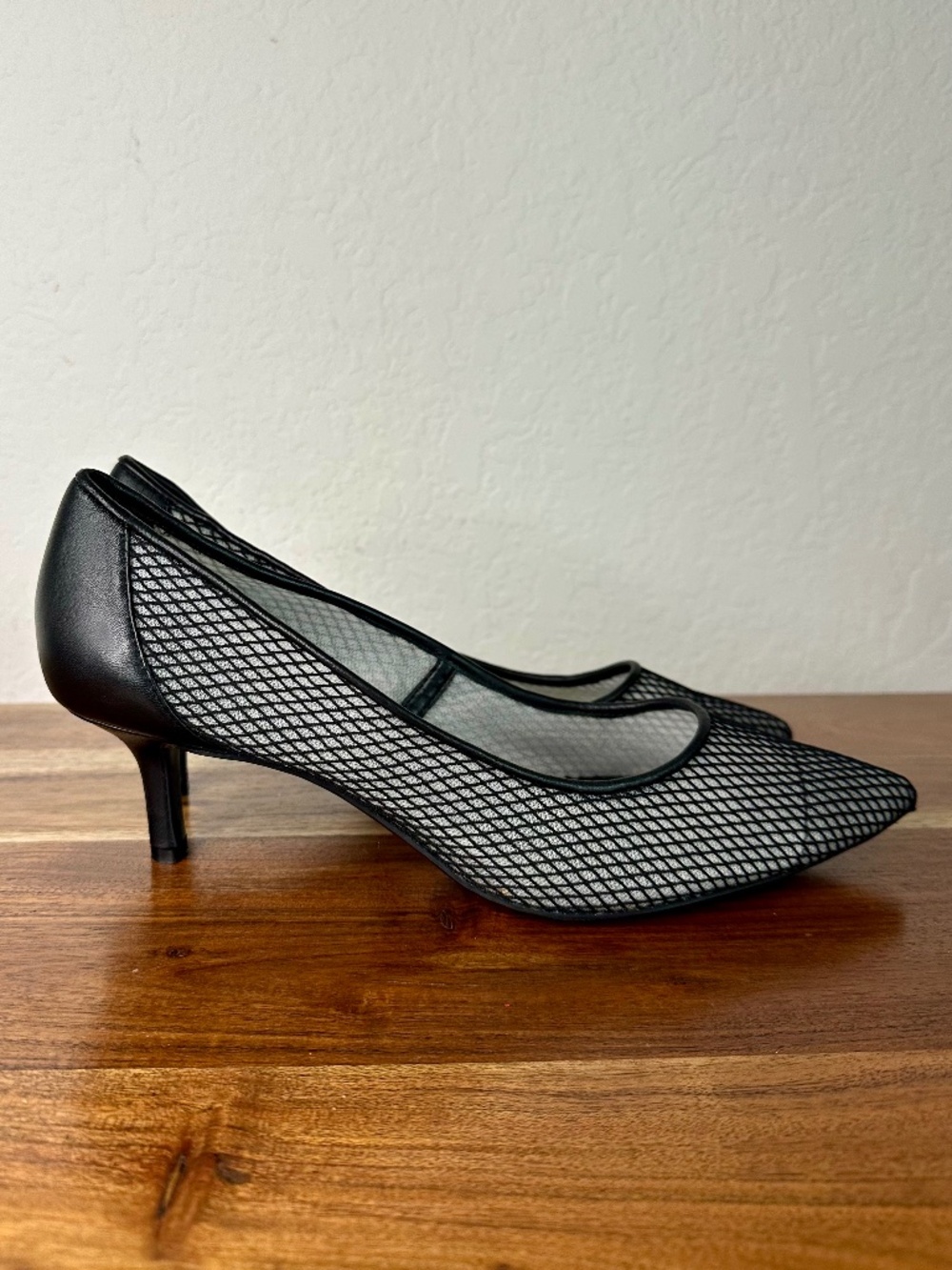Karl Lagerfeld Paris Leather Mesh Kitten Heel Pumps, Size 9 - Picture 3 of 13
